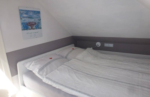 Busdorf Apartment | Apartment 'Ferienwohnung Am Runenstein 7' with Private Terrace, Private Garden and Wi-Fi