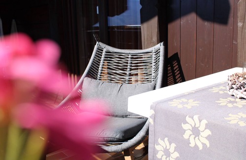 Rifiano Apartment | Apartment 'Fewo Innerhofer - Südbalkon' with Mountain View, Shared Pool and Wi-Fi