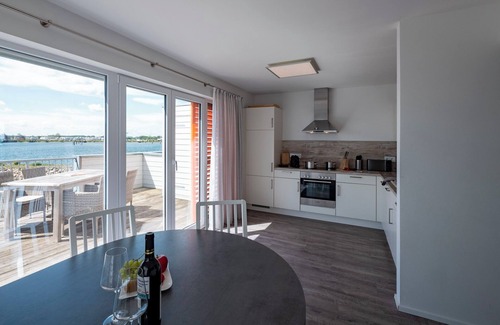 Olpenitz Apartment | Apartment 'Fewo Ostseeflair By Seeblick Ferien' with Sea View, Balcony and Wi-Fi