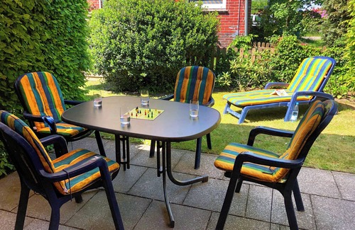 Dangast Apartment | Apartment 'Fewo Strandmuschel' with Sea View, Private Terrace and Wi-Fi