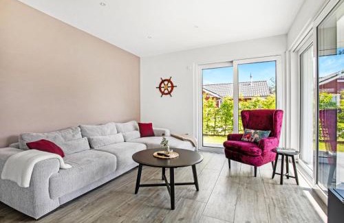 Fedderwardersiel Apartment | Apartment Fischer sien Huus-2 by Interhome
