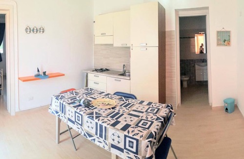 Torre Lapillo Apartment | Apartment 'Florence - Bilocale 1' with Private Terrace, Wi-Fi and Air Conditioning
