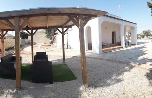 Torre Lapillo Apartment | Apartment 'Florence - Bilocale 1' with Private Terrace, Wi-Fi and Air Conditioning