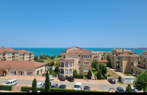 Chernomorets Apartment | Apartment Flower Suny Island