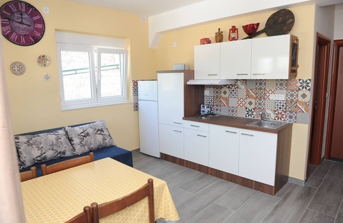 Stasevica Apartment | Apartment for 2-4 persons tastefully renovated . between Split and Dubrovnik