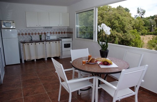 Favone Apartment | Apartment for 4 people, 1st floor, very nice sea view, direct access to the beach