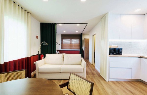 Fatima Apartment | Apartment for 4 People-Fatima-Spaço Quattro-Two-c/Private Parking