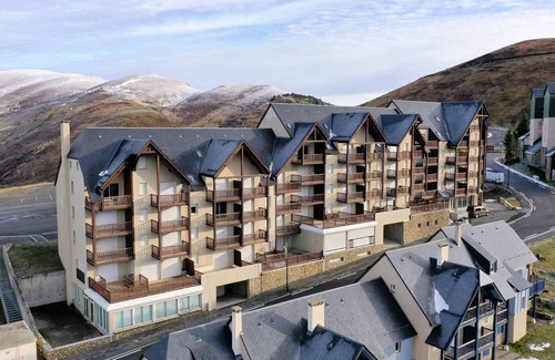 Peyragudes Apartment | Apartment for 6, Balcony, Parking, Pets Allowed