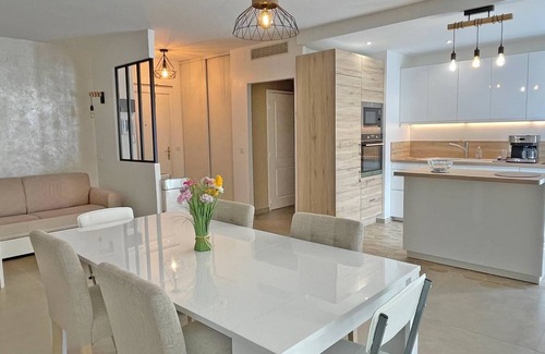 Sainte-Maxime City Centre Apartment | Apartment for 6 people - Air conditioning - Wifi - Downtown - Sainte Maxime