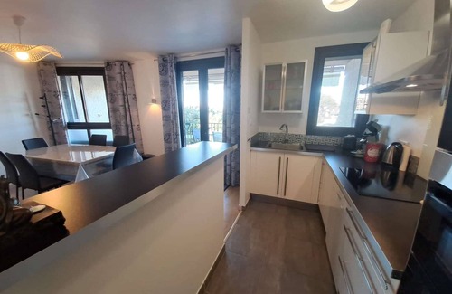 Port Cogolin Apartment | Apartment for 6 people with a view of the harbor in the Marines of Cogolin