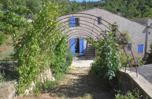 Allemagne-en-Provence Apartment | Apartment 'Bastide La Fondue' with Shared Terrace and Shared Garden