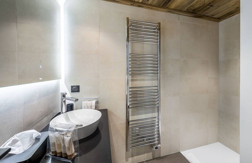 Courchevel Villa | Apartment Lazy Bear - Five Bedroom Villa, Sleeps 12