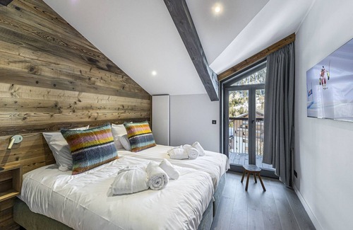 Courchevel Villa | Apartment Lazy Bear - Five Bedroom Villa, Sleeps 12
