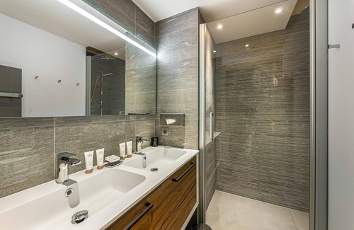 Courchevel Villa | Apartment Cote - Three Bedroom Villa, Sleeps 6