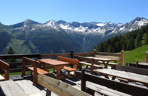 Grossarl Apartment | Apartment 'Frauenkogel' with Private Garden, Balcony and Wi-Fi