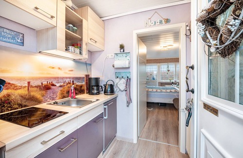 Schillig Apartment | Apartment 'Freesenhuus' with Private Terrace and Wi-Fi