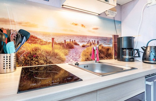 Schillig Apartment | Apartment 'Freesenhuus' with Private Terrace and Wi-Fi