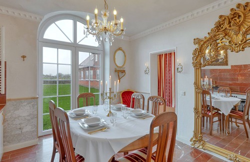 Horsbull Apartment | Apartment 'Großer Salon' with Shared Garden and Wi-Fi