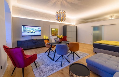 Gmuend in Kaernten Apartment | Apartment "Gasthof Alte Post - Top 3 Manta" with Mountain View & Wi-Fi