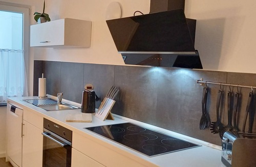 Kesselheim Apartment | Apartment 'Gästehaus Koblenz' with Private Terrace and Wi-Fi