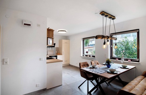 Langenargen Apartment | Apartment 'Gemütliche Ferienwohnung' with Private Garden, Balcony and Wi-Fi