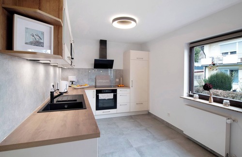 Langenargen Apartment | Apartment 'Gemütliche Ferienwohnung' with Private Garden, Balcony and Wi-Fi