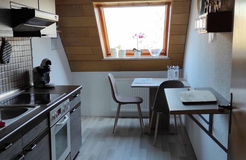 Osteel Apartment | Apartment 'Gemütliche Ferienwohnung' with Balcony