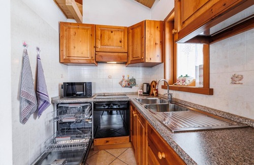 San Rocco Apartment | Apartment 'Gerry House' with Mountain View, Balcony and Wi-Fi