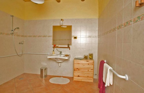 Cagli Apartment | Apartment Giallo 7 - Three Bedroom Apartment, Sleeps 7