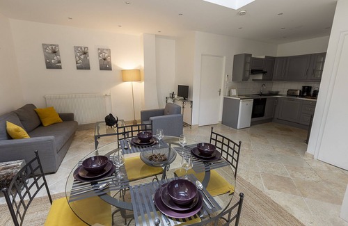 Avignon Apartment | Apartment Gibus (75M2) 1 bedroom + 1 mezzanine bedroom 7 pers Private terrace