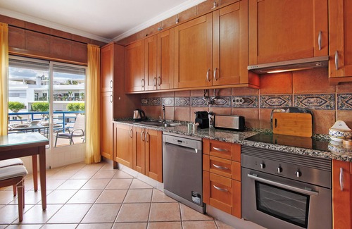 Tavira Apartment | Apartment 'Gina' with Private Terrace, Wi-Fi and Air Conditioning