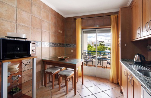 Tavira Apartment | Apartment 'Gina' with Private Terrace, Wi-Fi and Air Conditioning