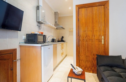 Carmona Apartment | Apartment 'Giraldilla' with Shared Garden, Wi-Fi and Air Conditioning