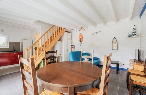 Merdrignac House | Apartment 'Gite La Pommeraie' with Private Terrace