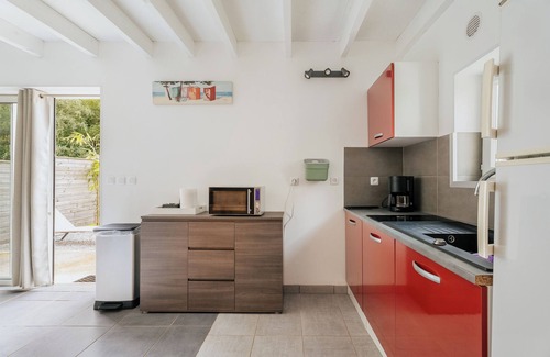 Merdrignac House | Apartment 'Gite La Pommeraie' with Private Terrace