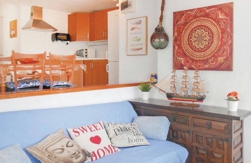 Salionc Apartment | Apartment 'Goleta' near the sea with balcony and Wi-Fi