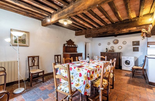 Siena Apartment | Apartment 'Green Siena' with Shared Pool, Private Terrace and Wi-Fi