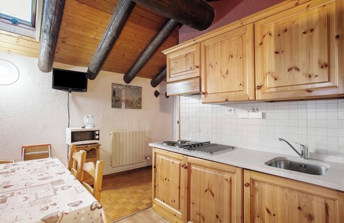 Gressan Apartment | Apartment 'Grimondet' with Shared Terrace, Shared Garden and Wi-Fi