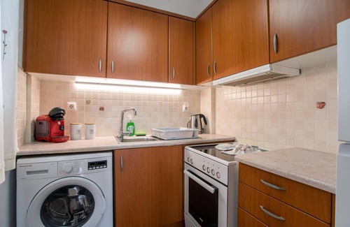 Naxos Apartment | Apartment 'Grotta Carpe Diem' with Balcony, Wi-Fi and Air Conditioning