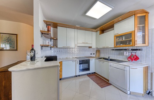 Otranto Apartment | Apartment 'Guardiana Del Castello' with Sea View, Wi-Fi and Air Conditioning