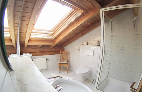 Lonsee Apartment | Apartment 'H' with Balcony and Wi-Fi