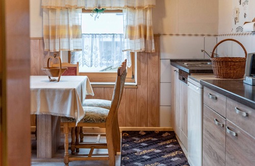 Mittelherwigsdorf Apartment | Apartment 'Hartmann' with Mountain View, Private Terrace and Wi-Fi