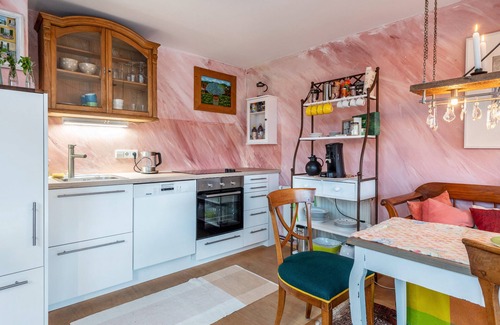 Muellheim Apartment | Apartment 'Haus der Malerin Wolke Zwei' with Mountain View, Shared Terrace and Wi-Fi