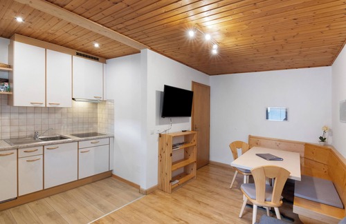 Solda Apartment | Apartment "Haus Lena" with Balcony and Wi-Fi