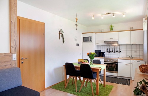 Gerlosbergeben Apartment | Apartment Haus Roland with Mountain View, Garden & Wi-Fi