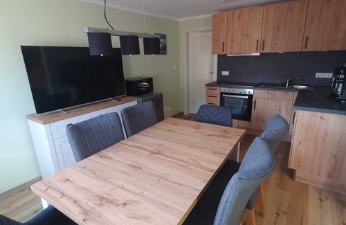 Neuenburg House | Apartment 'Heike 2' with Private Terrace and Wi-Fi