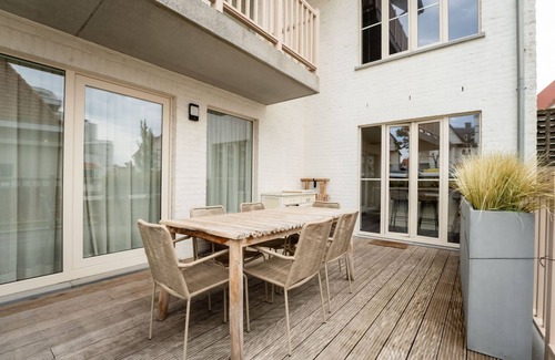 Duinbergen Apartment | Apartment Helios by Interhome