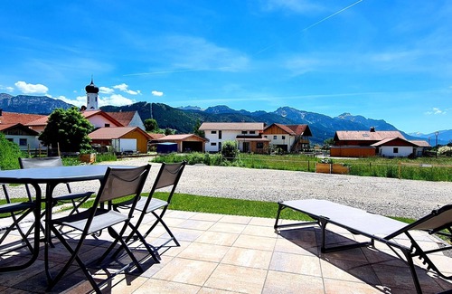Halblech Apartment | Apartment Hipp No. 2 - 95m² new building on the ground floor with terrace and mountain view in top location