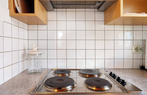 Lagundo Apartment | Apartment 'Hofanger Tirol' with Mountain View, Balcony and Wi-Fi