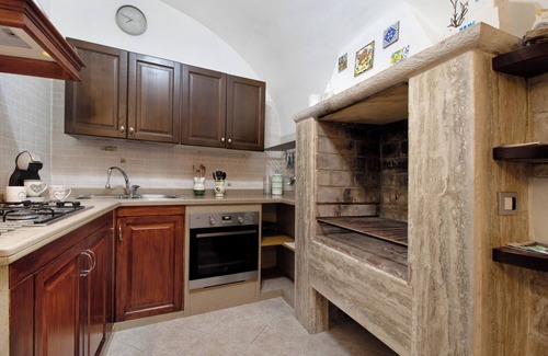 Giovinazzo Apartment | Apartment 'Home Sweet Home' with Balcony, Wi-Fi and Air Conditioning